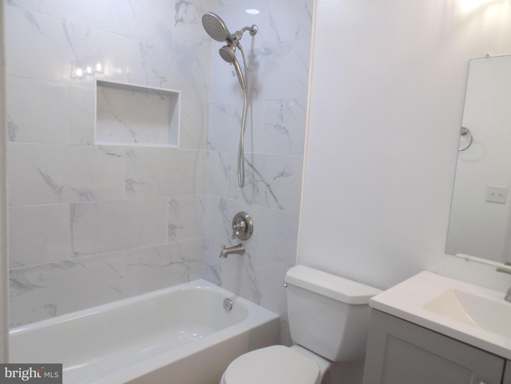 10598 REEDS LANDING CIRCLE