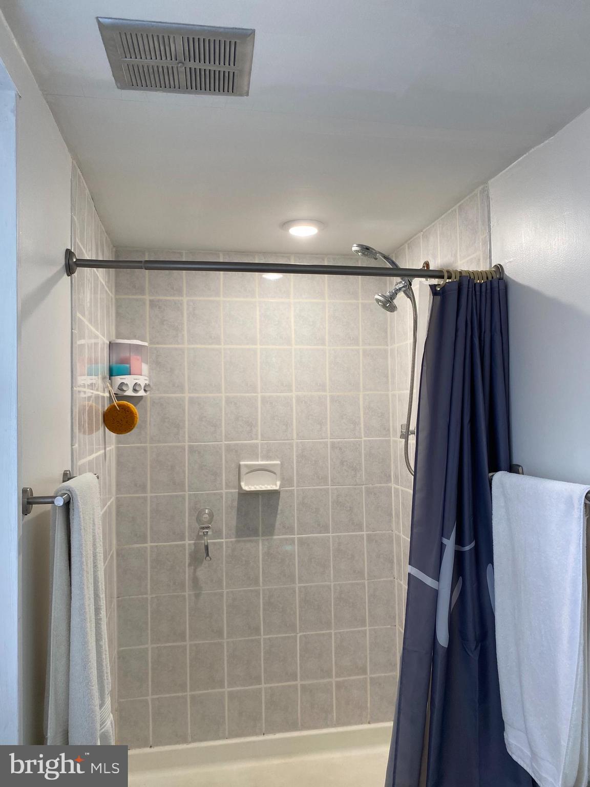 1405 NORTHGATE SQUARE 21C