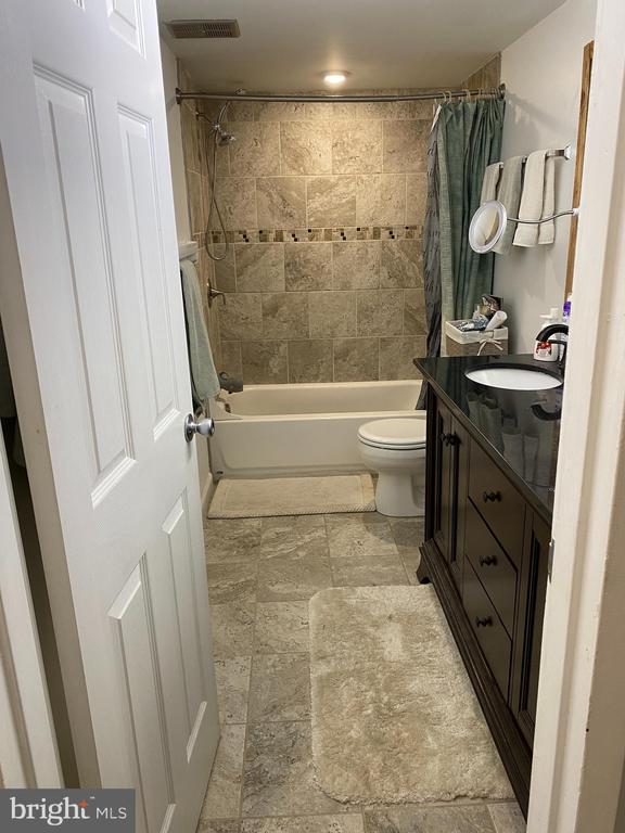 1405 NORTHGATE SQUARE 21C