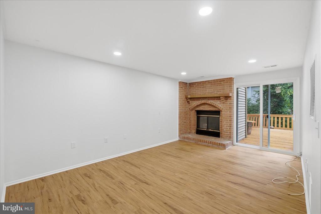 10598 REEDS LANDING CIRCLE