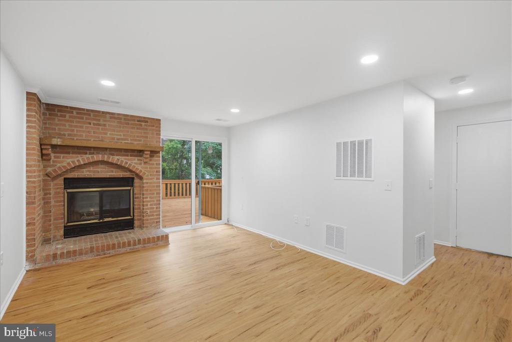 10598 REEDS LANDING CIRCLE