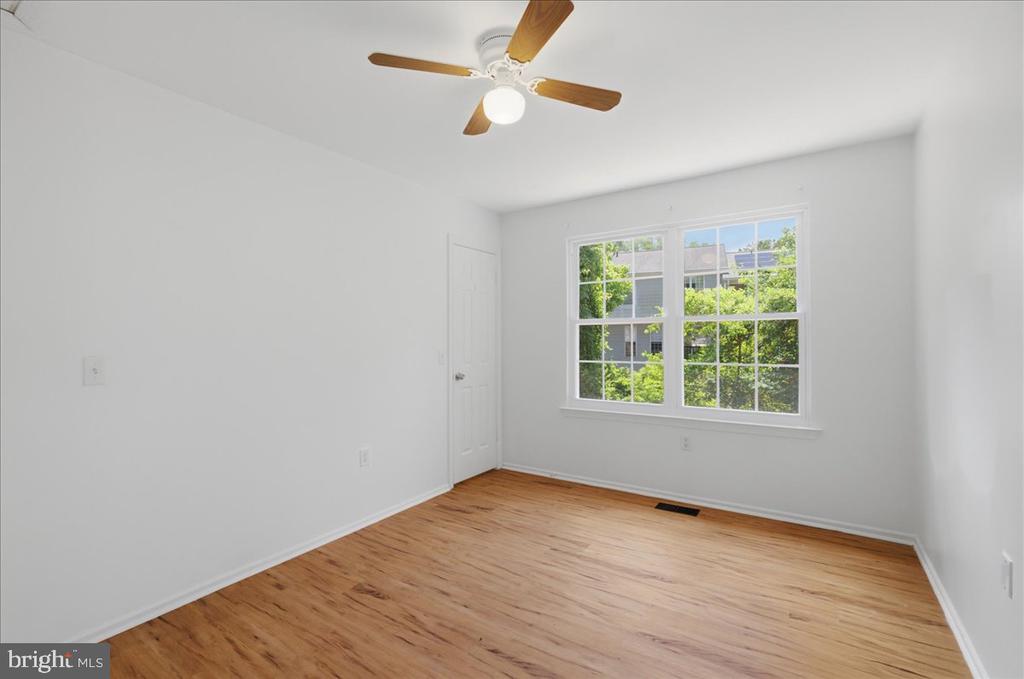 10598 REEDS LANDING CIRCLE