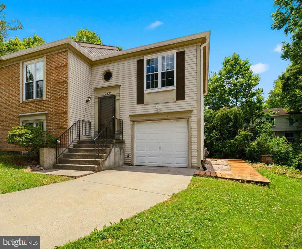 10598 REEDS LANDING CIRCLE