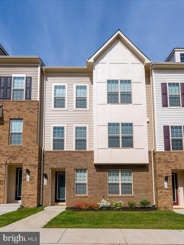 1602 FIELD SPARROW TERRACE NE