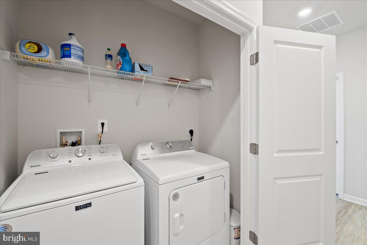 1602 FIELD SPARROW TERRACE NE