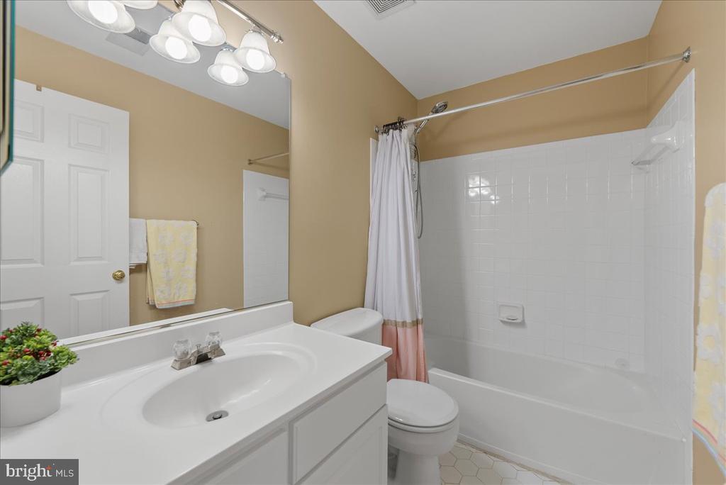 26144 LANDS END DRIVE