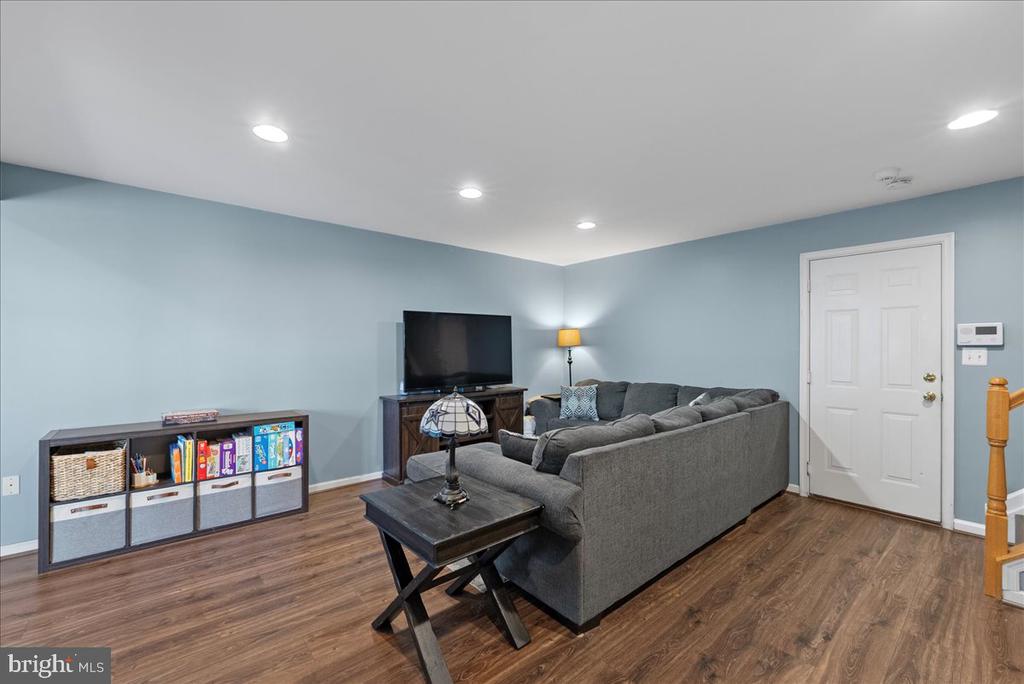26144 LANDS END DRIVE