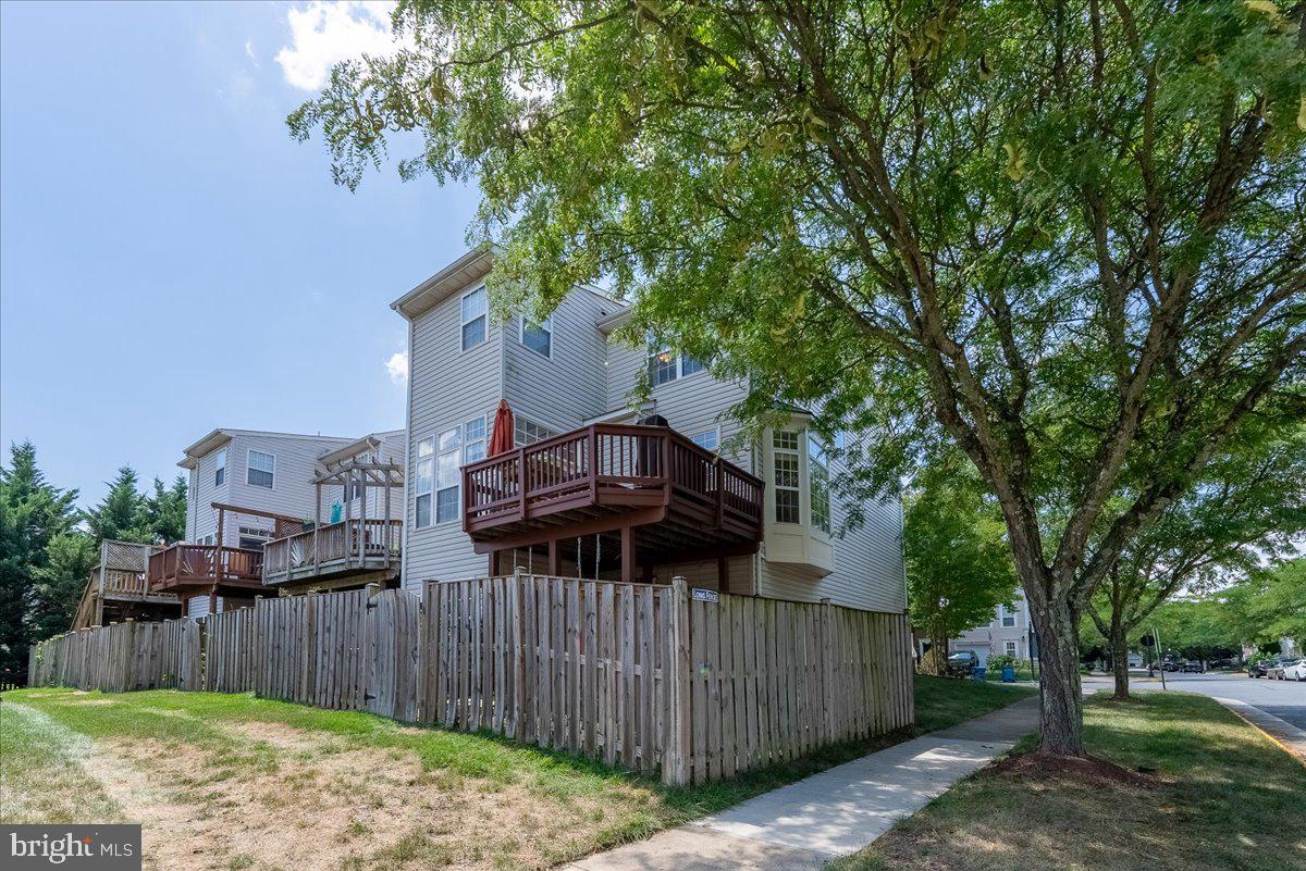 26144 LANDS END DRIVE