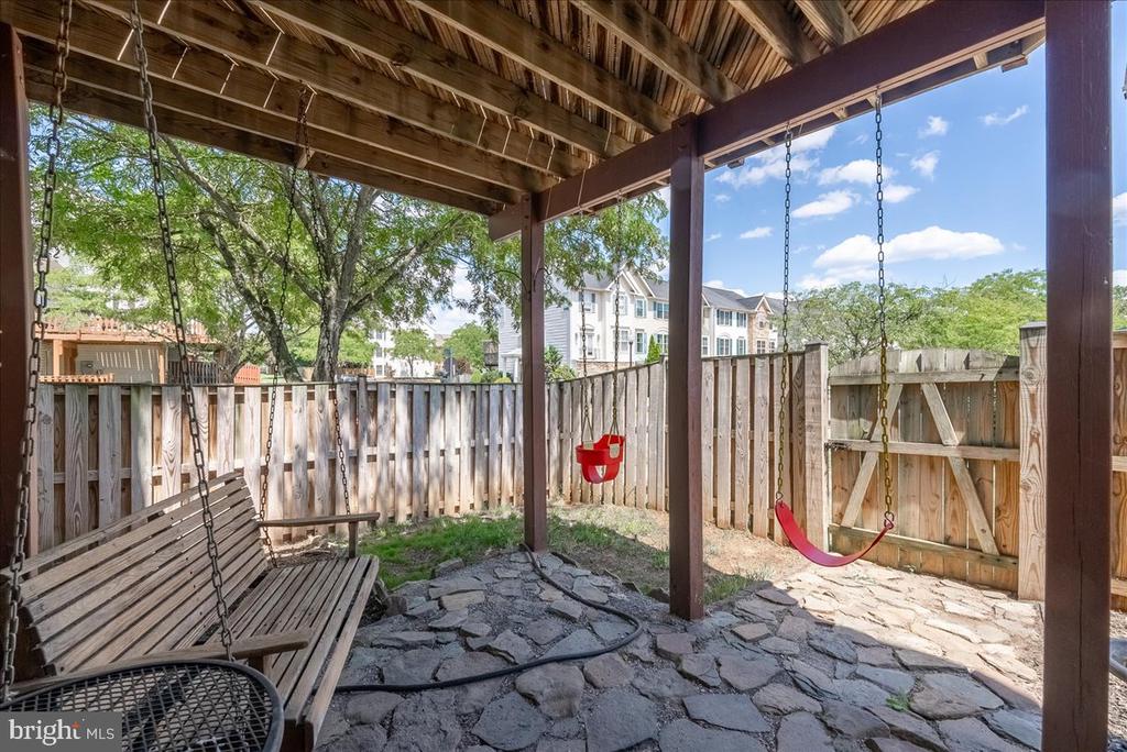 26144 LANDS END DRIVE