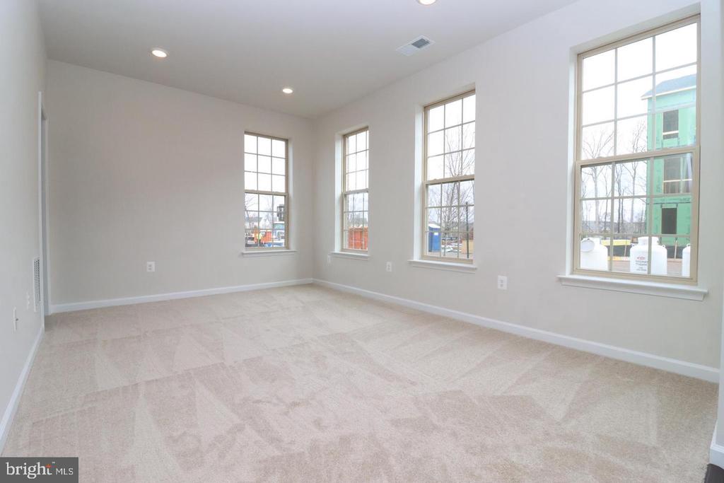 1624 FIELD SPARROW TERRACE NE