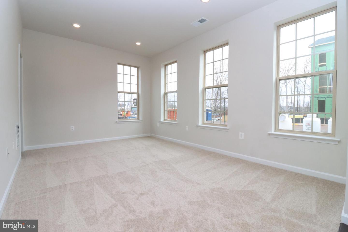 1624 FIELD SPARROW TERRACE NE