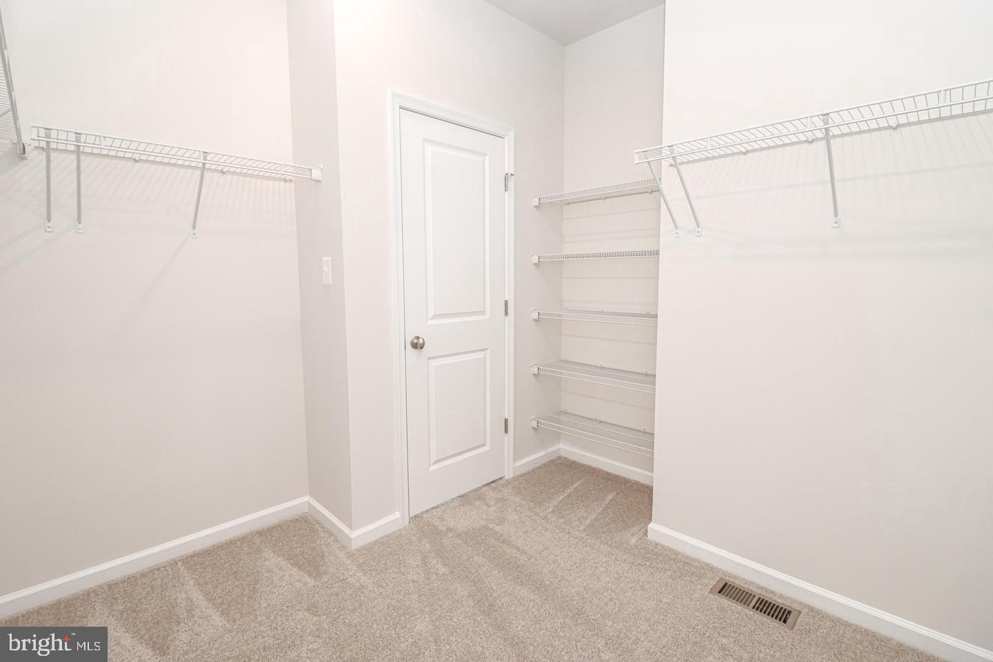 1624 FIELD SPARROW TERRACE NE