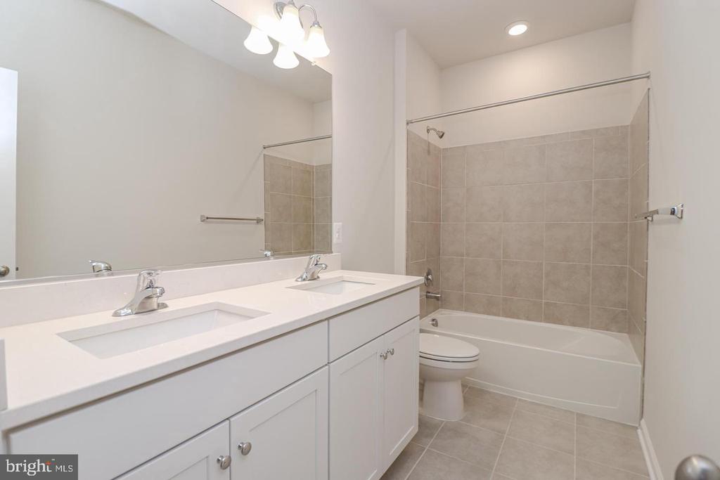 1624 FIELD SPARROW TERRACE NE