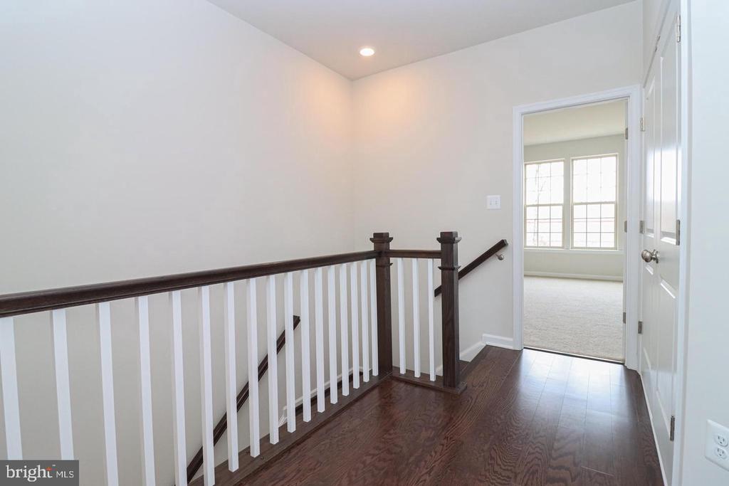 1624 FIELD SPARROW TERRACE NE
