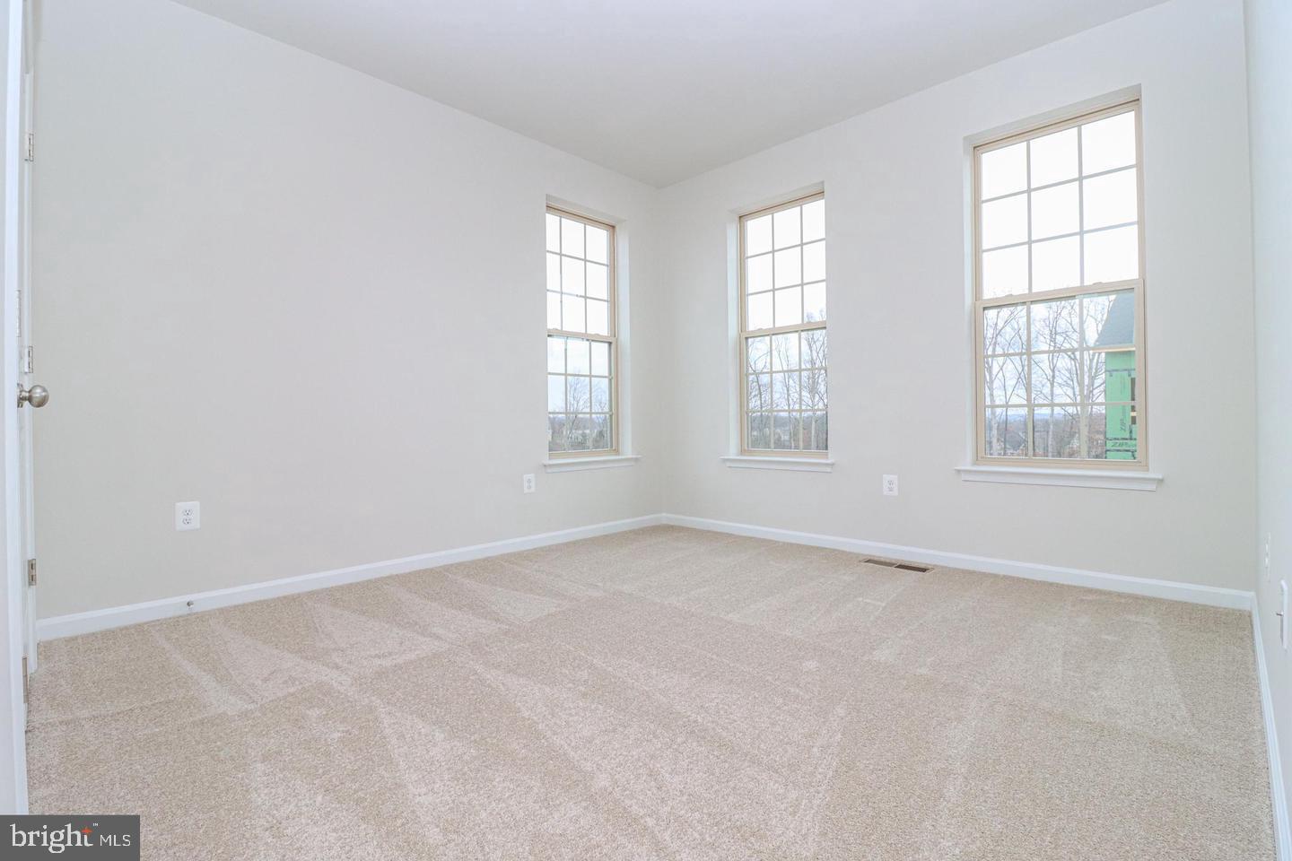 1624 FIELD SPARROW TERRACE NE