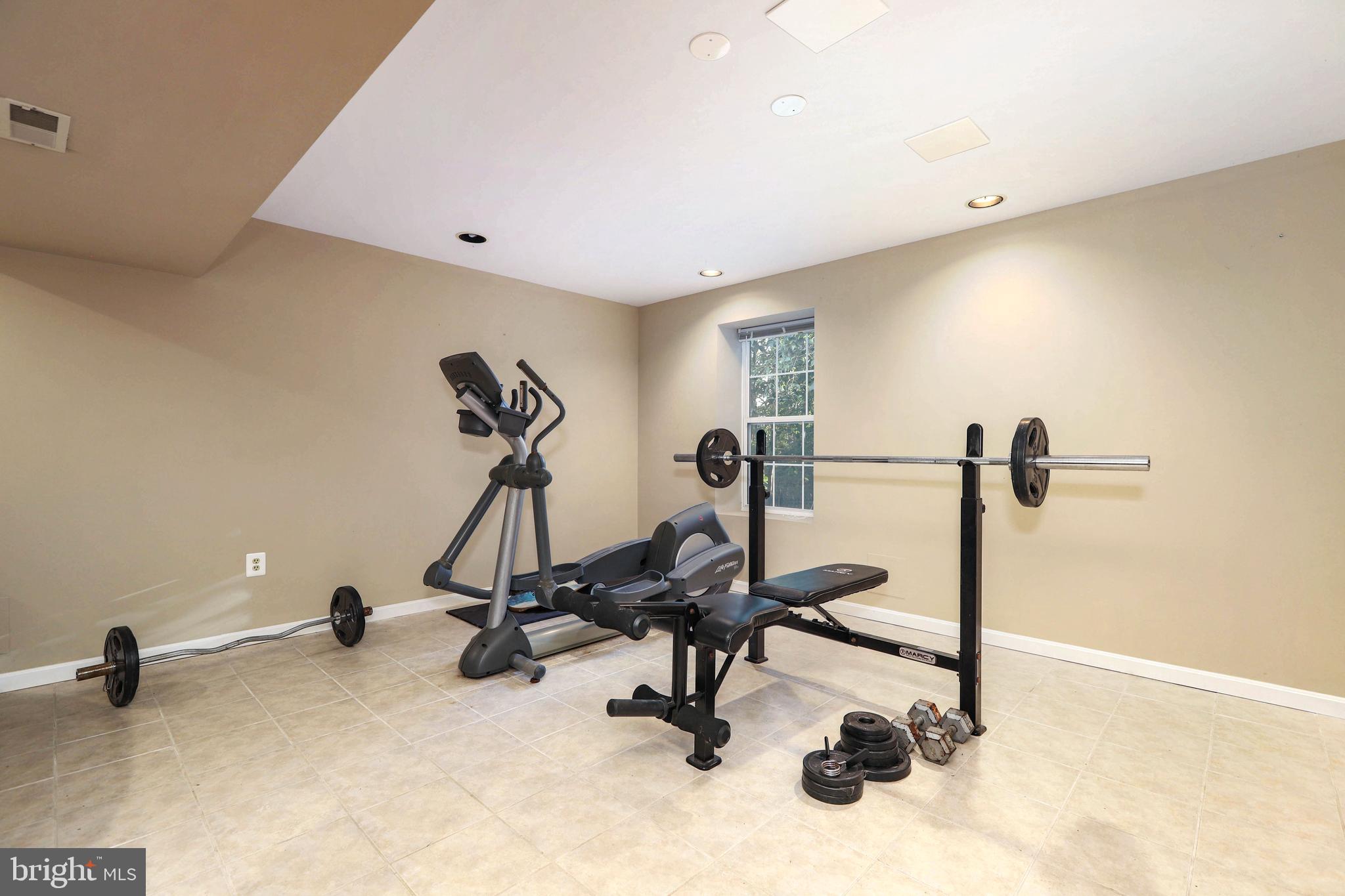 717 GALLOWAY DRIVE SE