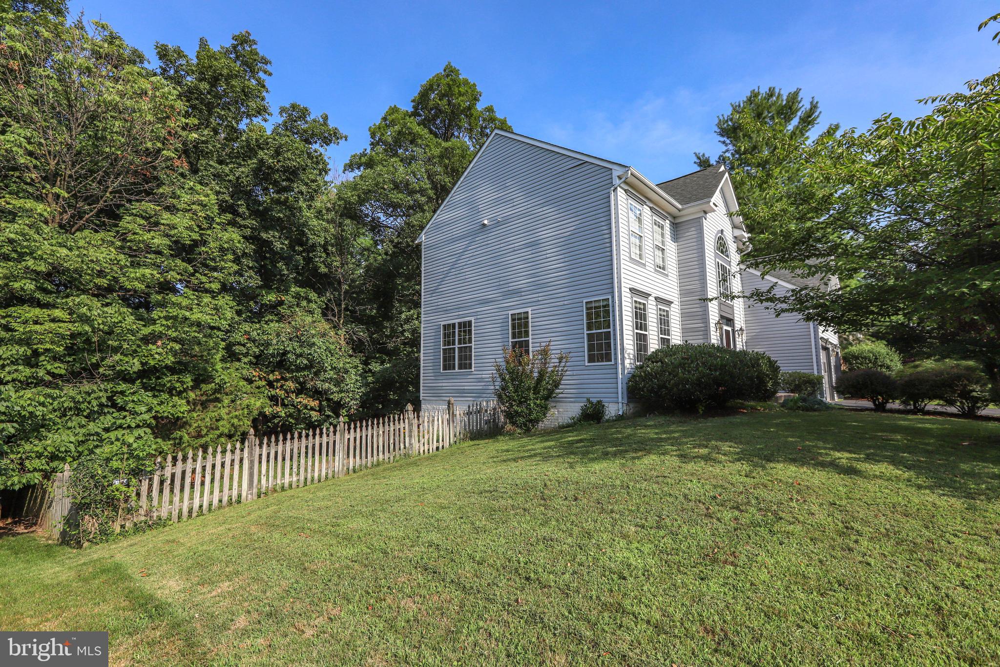 717 GALLOWAY DRIVE SE