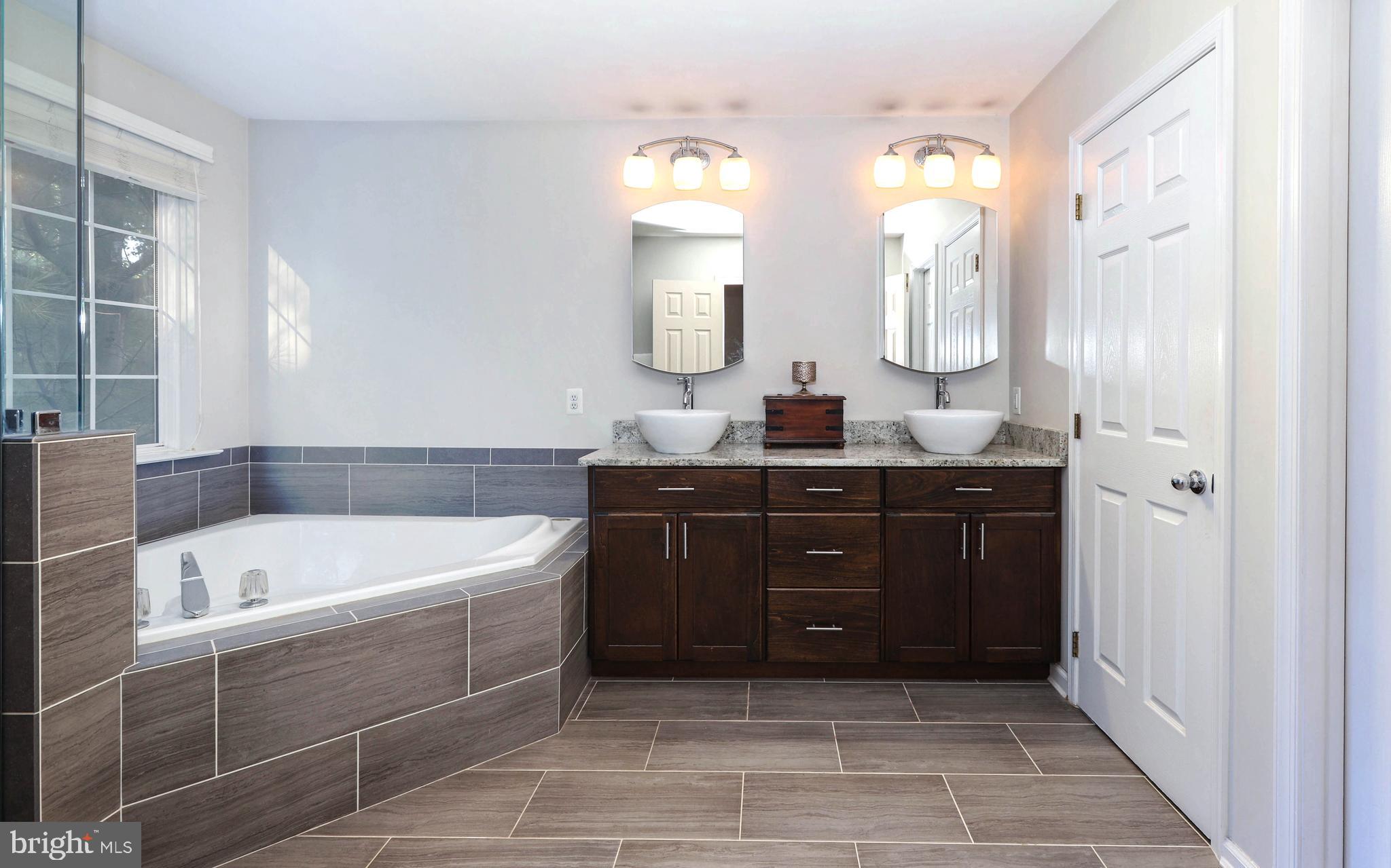 717 GALLOWAY DRIVE SE