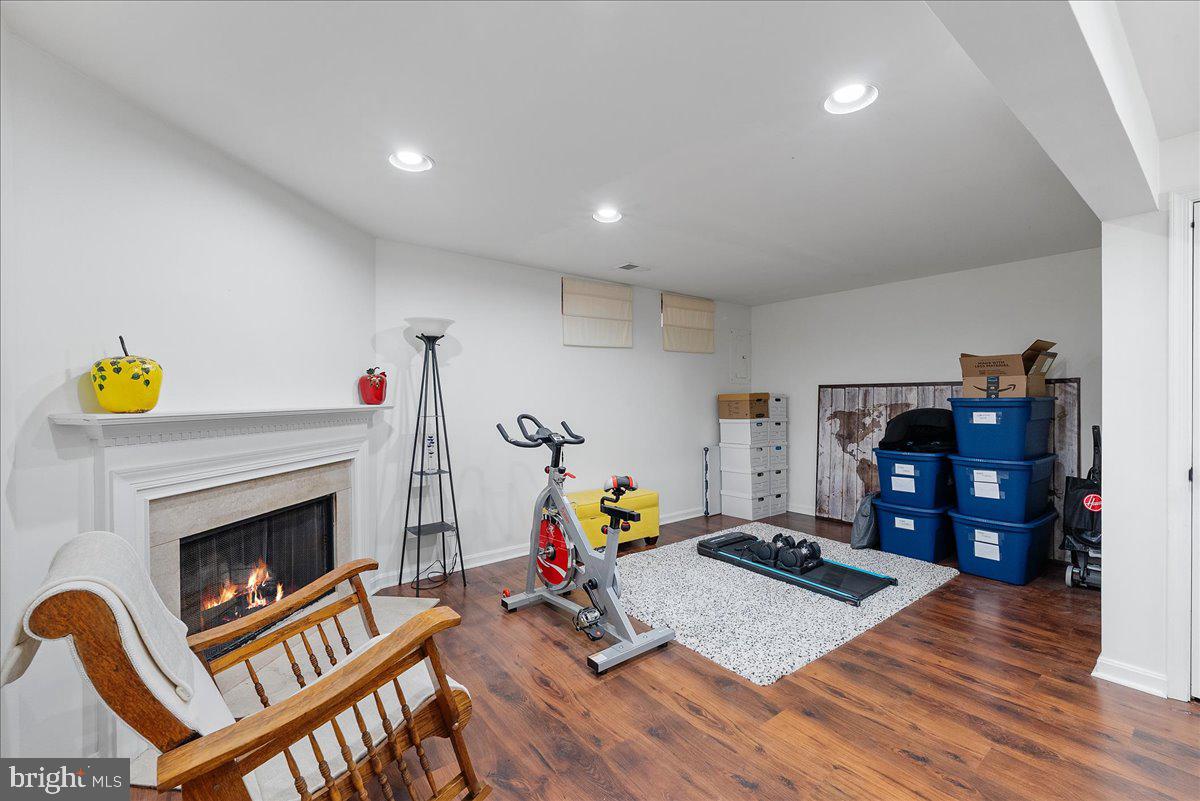 20930 TOBACCO SQUARE