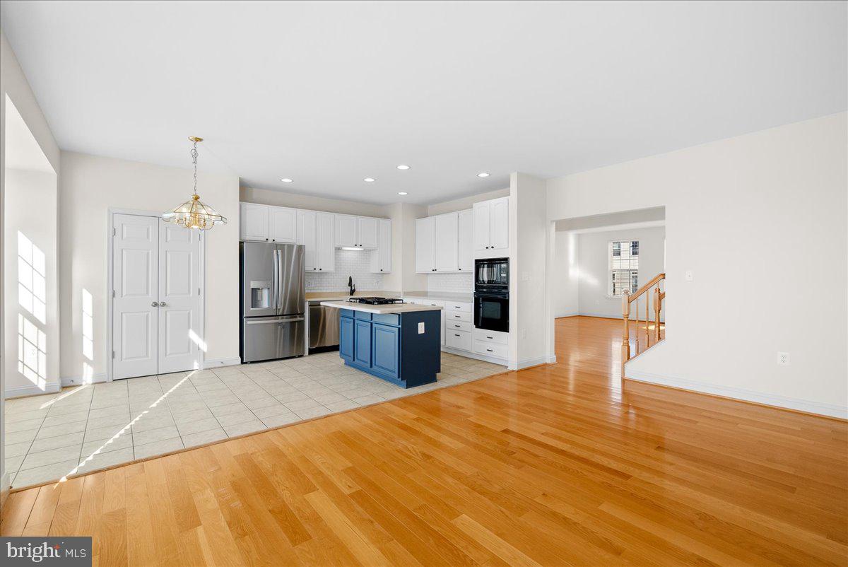 927 BUTTONWOOD TERRACE NE