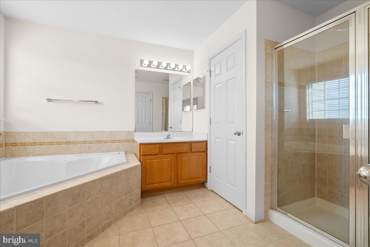 927 BUTTONWOOD TERRACE NE