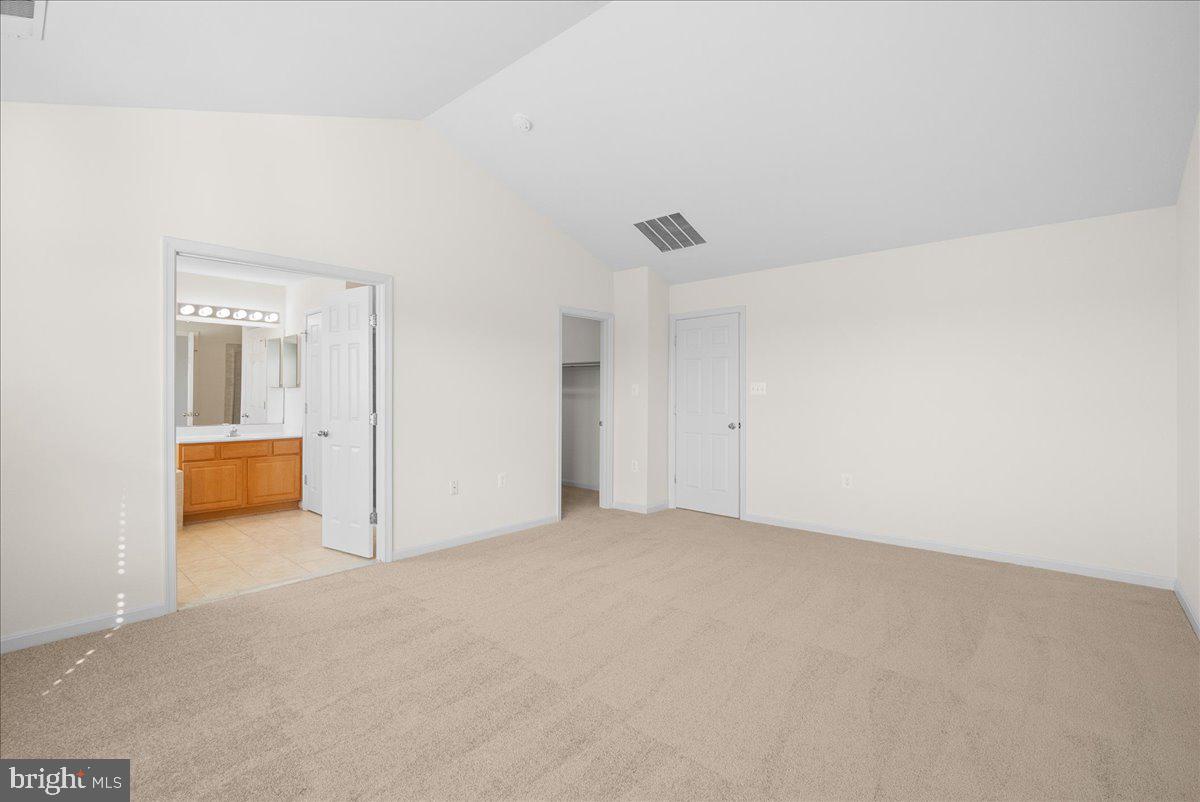 927 BUTTONWOOD TERRACE NE