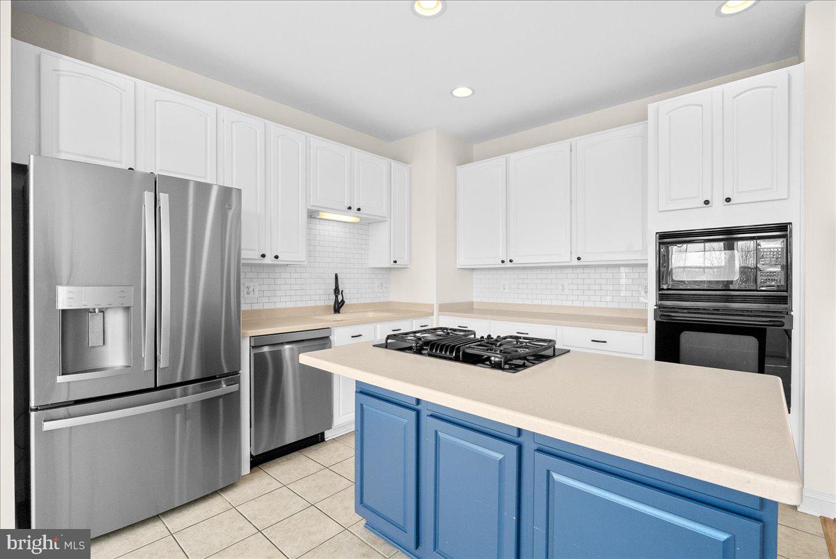 927 BUTTONWOOD TERRACE NE