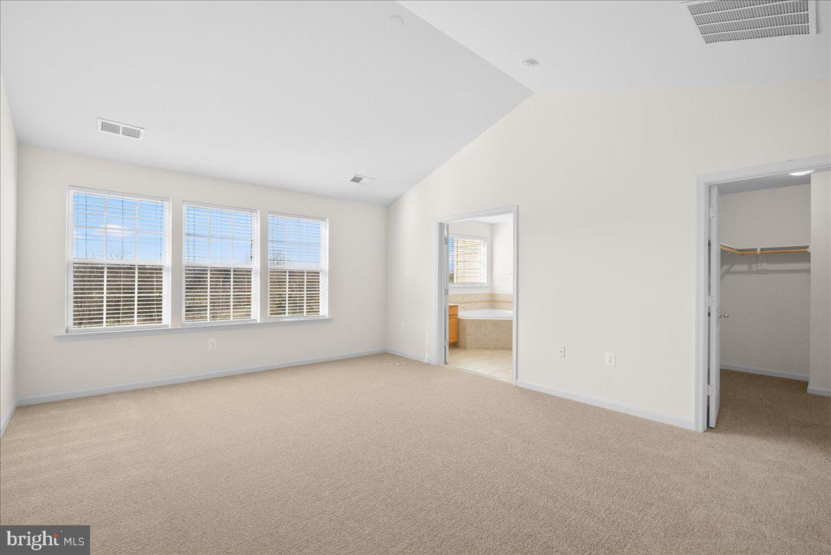 927 BUTTONWOOD TERRACE NE