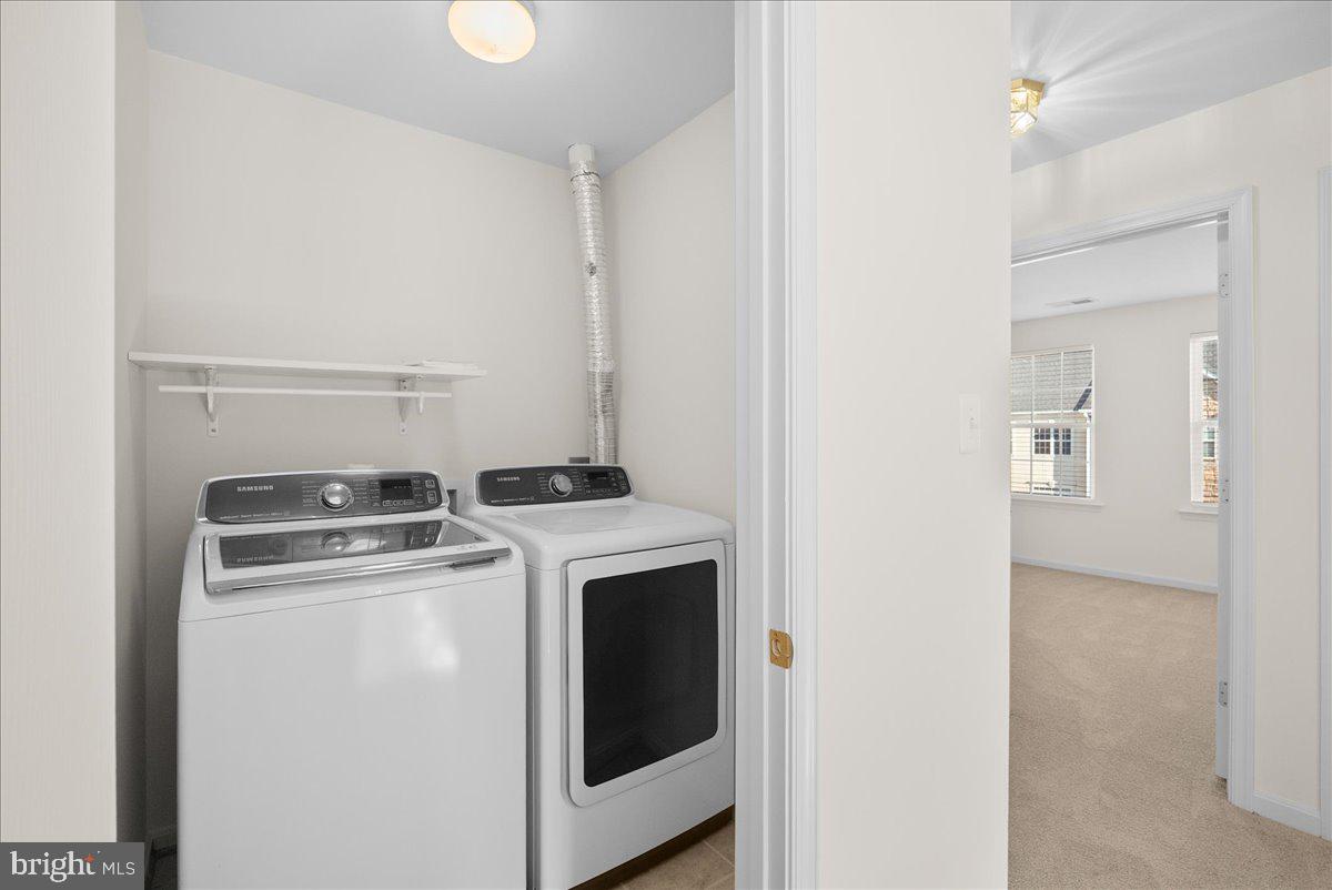 927 BUTTONWOOD TERRACE NE