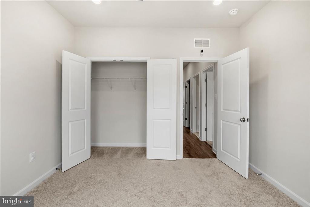 1636 FIELD SPARROW TERRACE NE