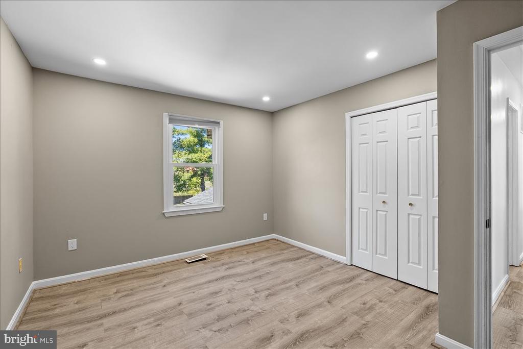 8896 SWEETBRIAR