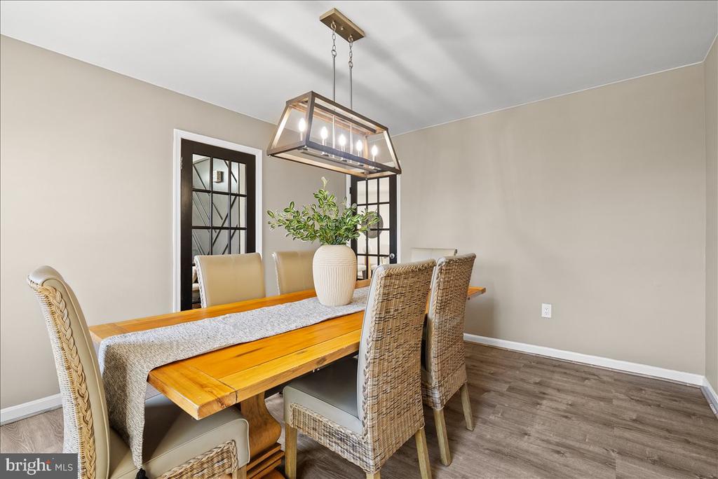 8896 SWEETBRIAR