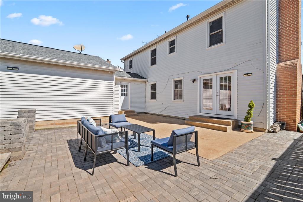 8896 SWEETBRIAR