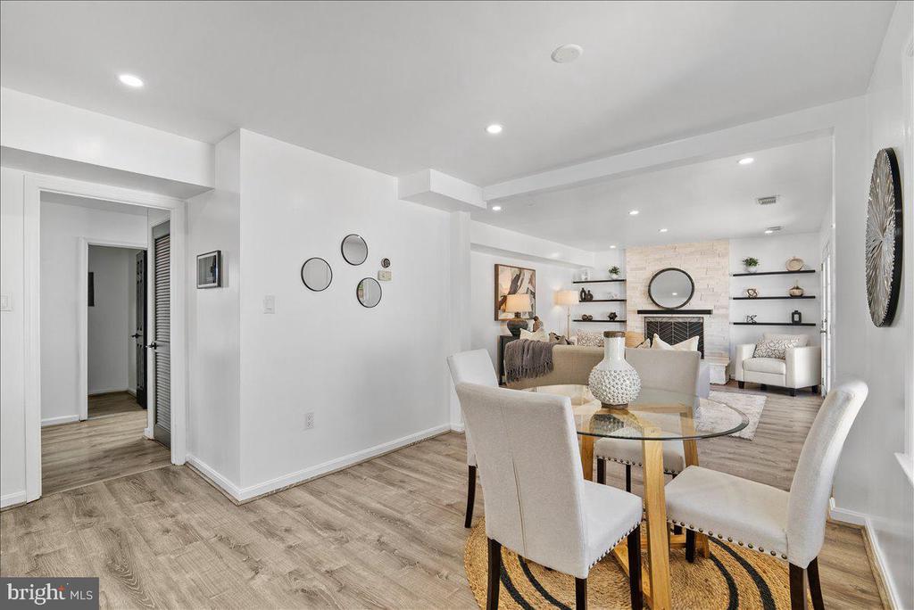 8896 SWEETBRIAR