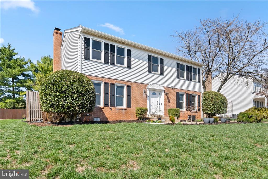 8896 SWEETBRIAR
