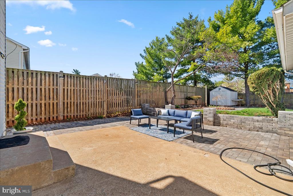 8896 SWEETBRIAR