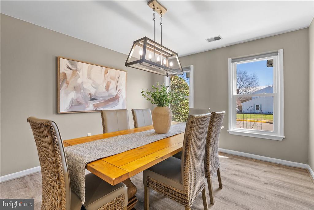 8896 SWEETBRIAR