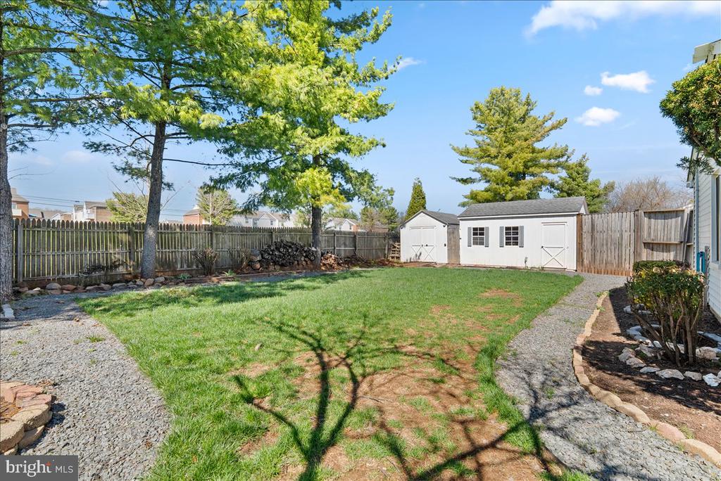8896 SWEETBRIAR