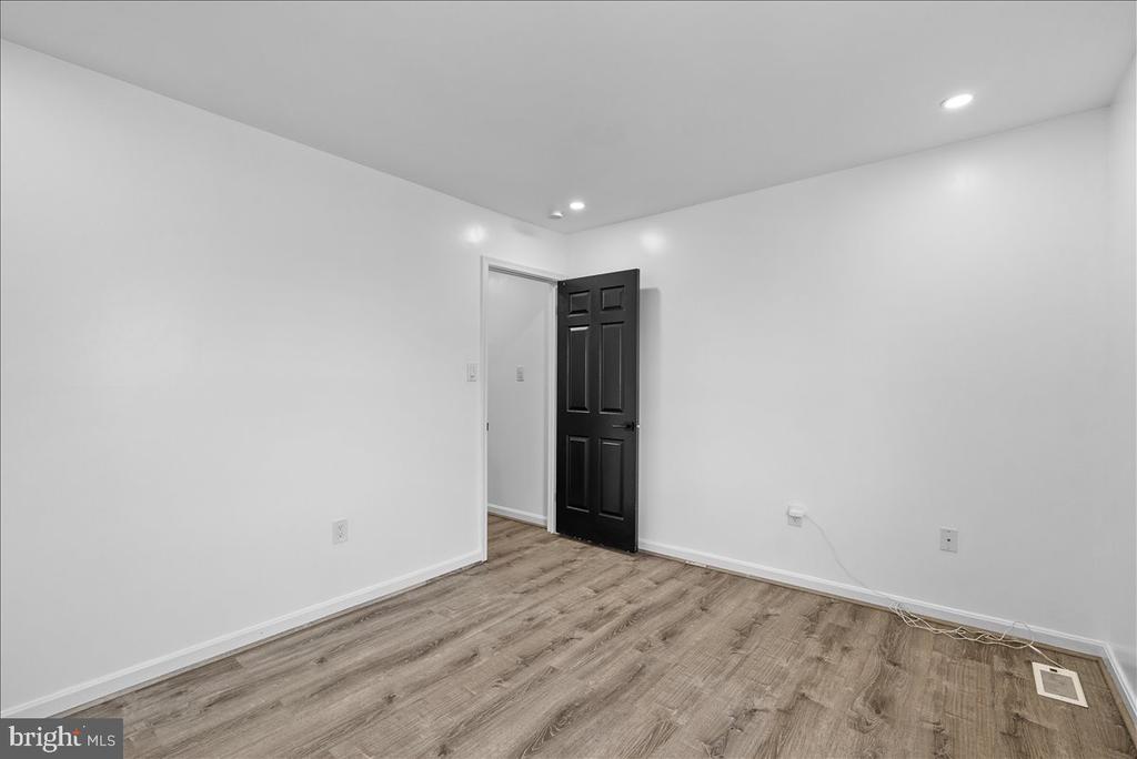 8896 SWEETBRIAR