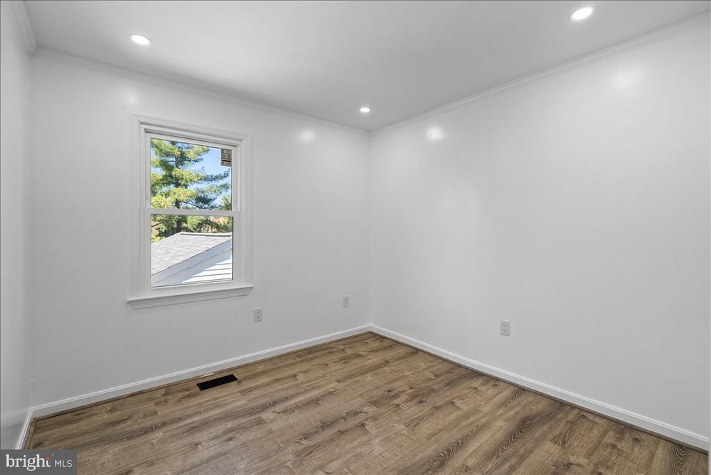 8896 SWEETBRIAR