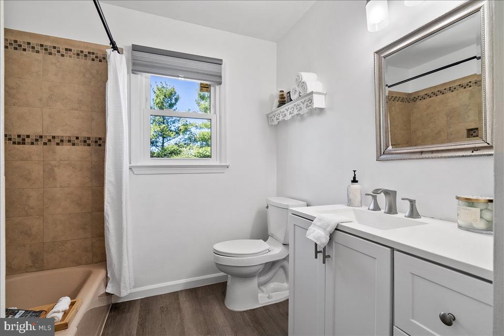 8896 SWEETBRIAR