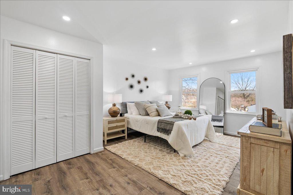 8896 SWEETBRIAR