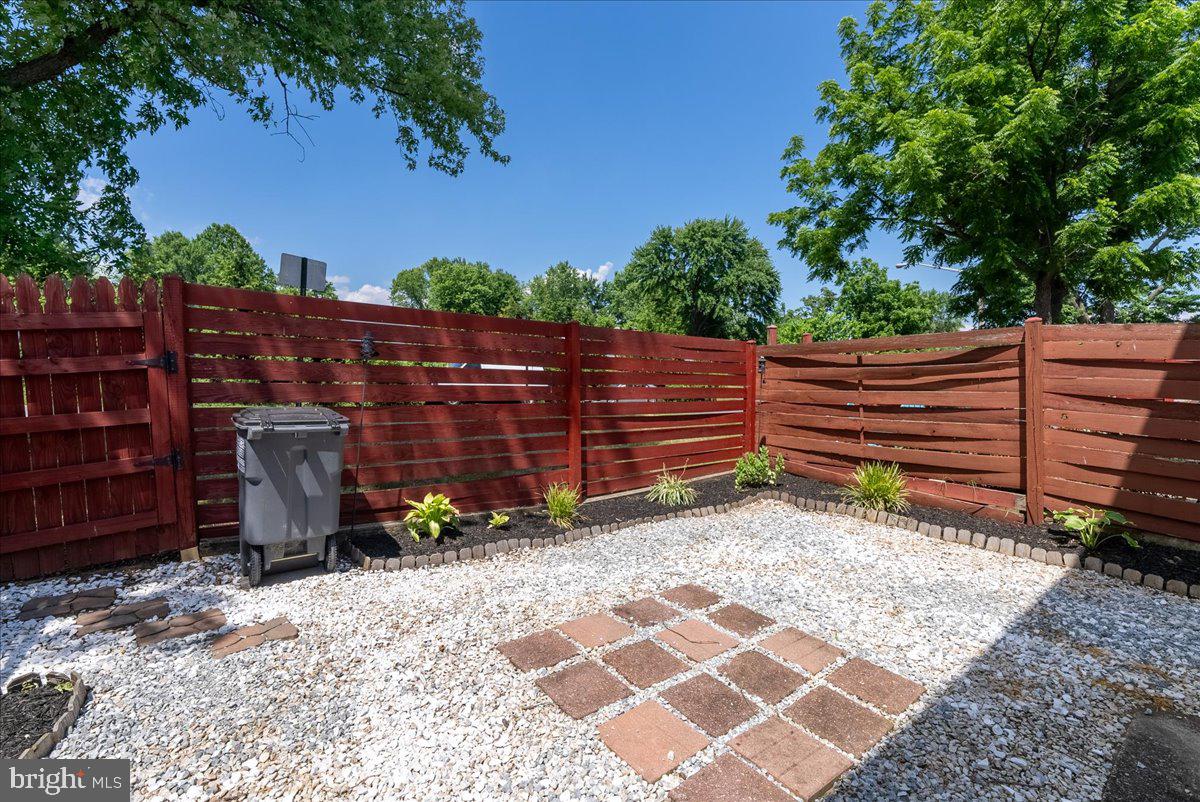 1418 COTTONWOOD COURT