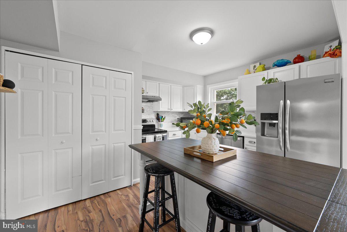 1418 COTTONWOOD COURT