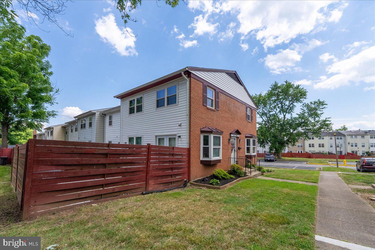 1418 COTTONWOOD COURT