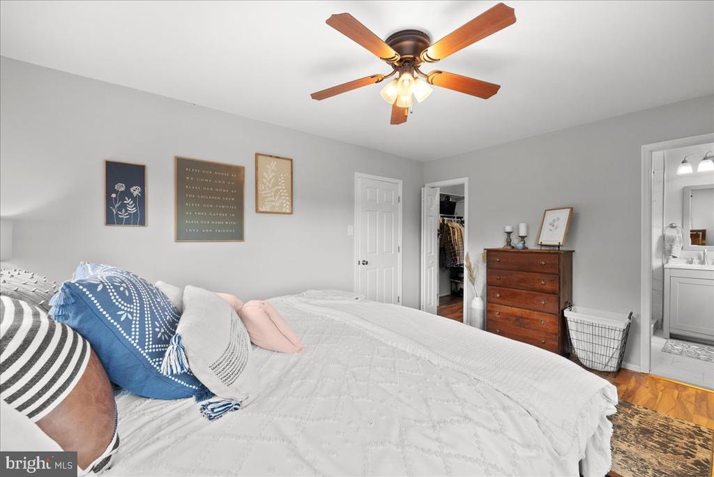 1418 COTTONWOOD COURT