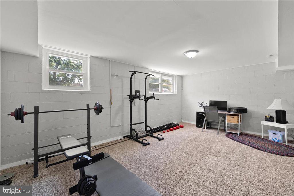 1418 COTTONWOOD COURT