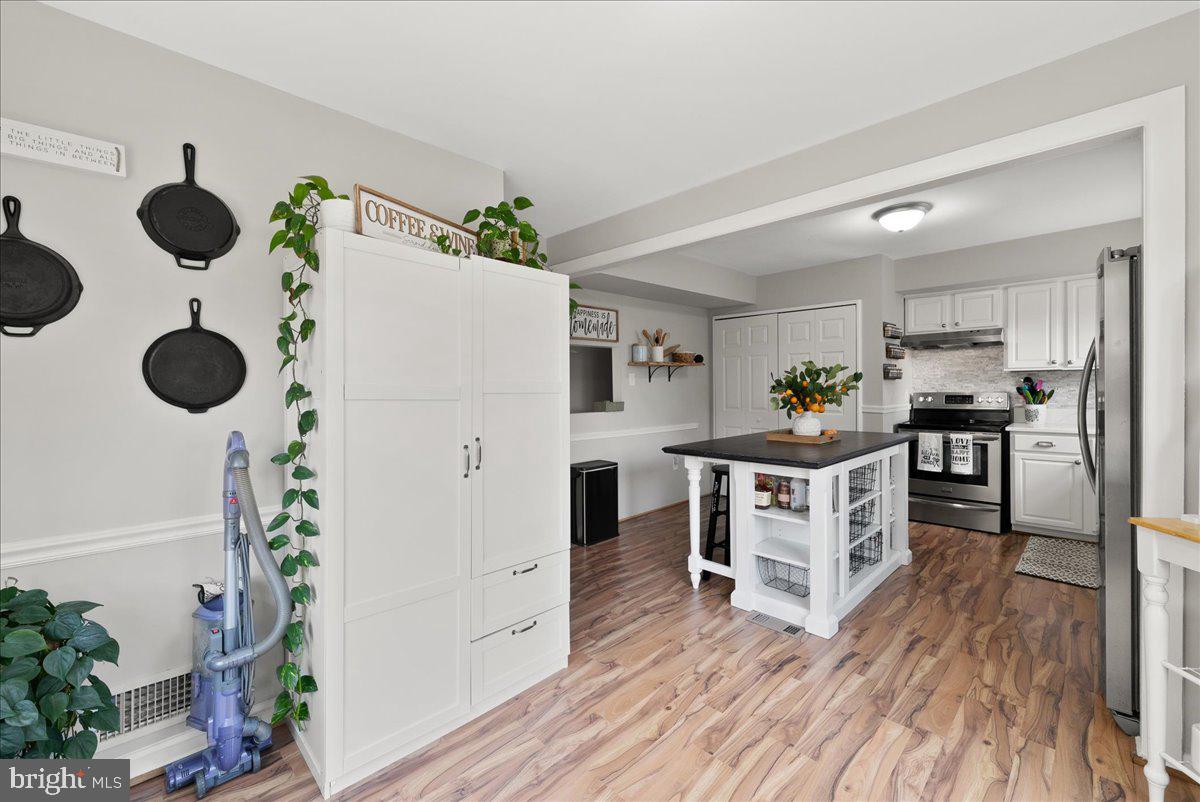 1418 COTTONWOOD COURT