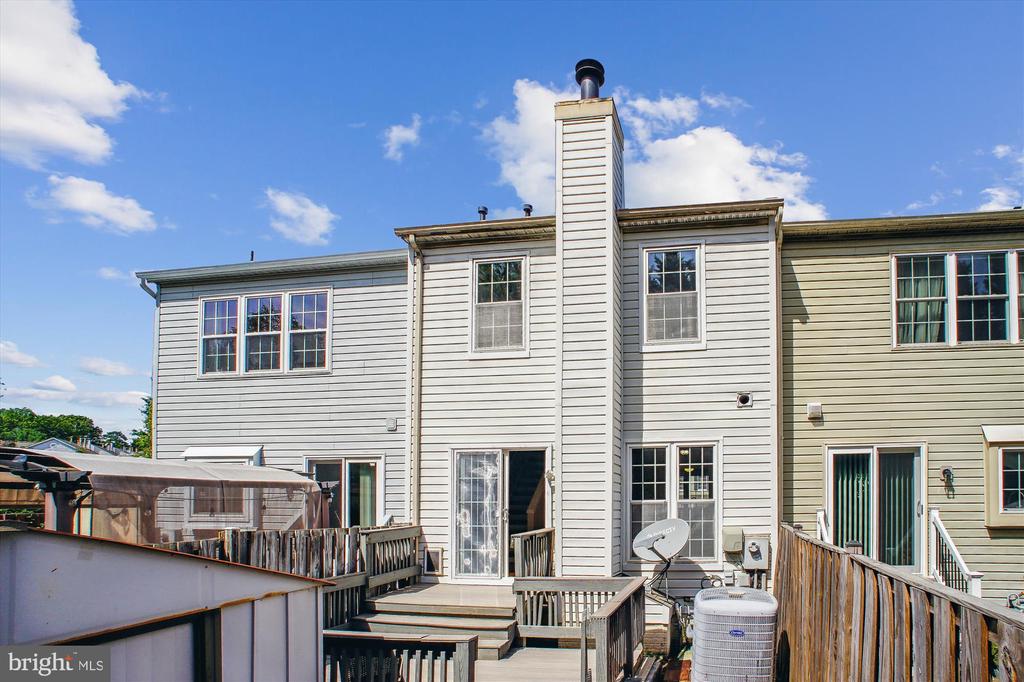 1813 ROCHELLE COURT