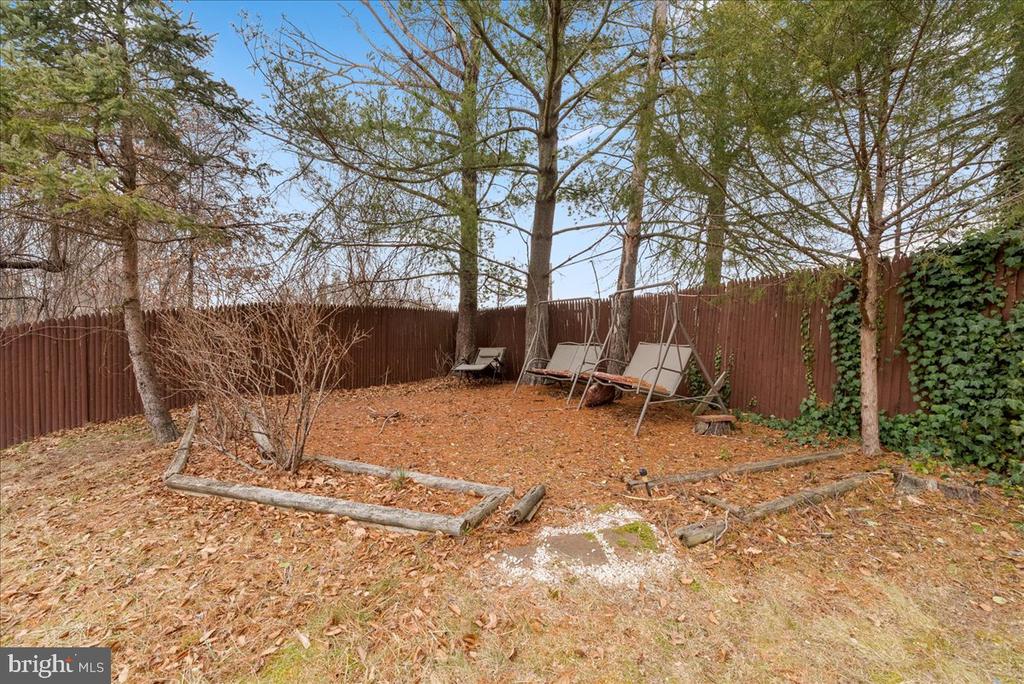 2402 SAGAMORE COURT